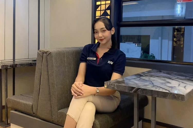 Suka Duka Ira Setyawati Jadi Pramugari, Atur Waktu hingga Jauh dari Keluarga