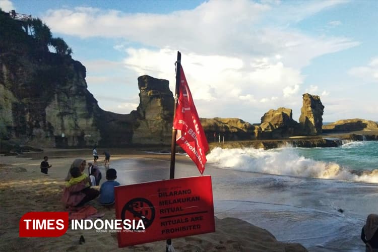 Pantai Selatan Pacitan, Magnet Wisata yang Diuji Risiko saat Nataru