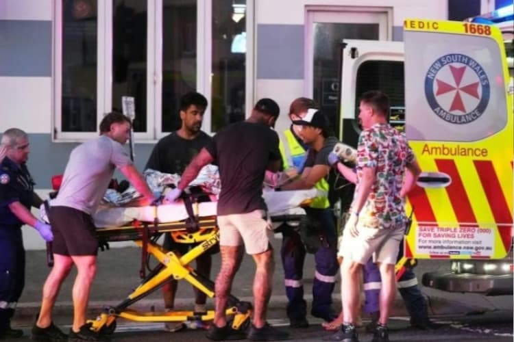 Korban Penembakan Massal Australia Menjadi 15 Orang, Pelakunya Seorang Bapak dan Anak