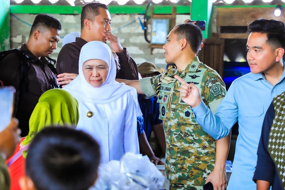 Dampingi Wapres Gibran Cek Pasar di Tuban, Gubernur Khofifah Pastikan Stok Ikan Aman